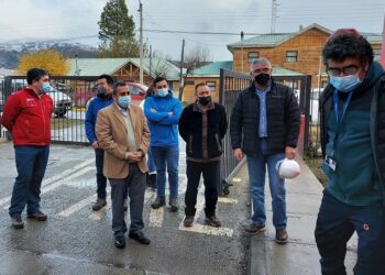 Consejeros regionales inspeccionan última etapa de obras en el Hospital de Cochrane