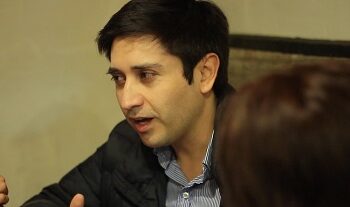 Diputado Calisto realiza gestiones para agilizar entrega de computadores a alumnos de séptimo básico