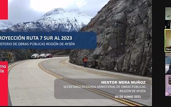 Senador Sandoval valora compromiso de actores locales para continuar pavimentando Ruta 7 Sur durante próximos años