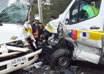 Accidente entre camión y ambulancia del SAMU Puerto Aysén no deja lesionados graves