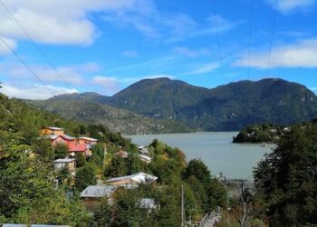 Vecinos y vecinas de Caleta Tortel demandan mejor conectividad digital