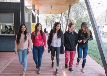 Nueva asignación permite a más de 795 mil jóvenes contar con beneficios estudiantiles para la Educación Superior en 2021
