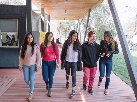 Nueva asignación permite a más de 795 mil jóvenes contar con beneficios estudiantiles para la Educación Superior en 2021