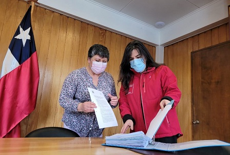 Intendenta Ossa firma convenio con tutoras del Programa Residencia Familiar Estudiantil de Junaeb