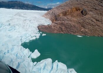MOP FIRMA CONVENIO DE COOPERACIÓN CON EL INSTITUTO CHILENO DE CAMPOs DE HIELO PARA FINES CIENTÍFICOS