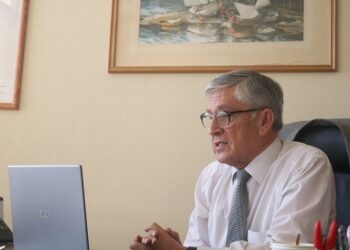 Senador Sandoval rechaza posible intención de la OMS de declarar a la vejez como una enfermedad