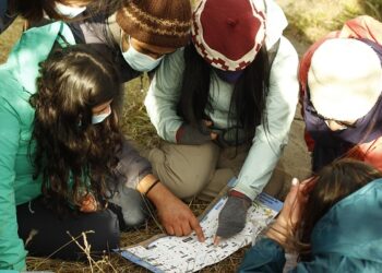 Estudiantes de Turismo de Aysén exploran el microbosque como alternativa turística sustentable en la región
