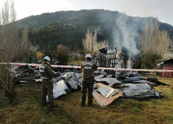 Carabineros junto a la Fiscalía indagan incendio de inmueble y detienen a sujeto por su presunta participación en el hecho