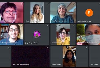 Participantes del Programa Mujer Emprende asisten a charla informativa del SERNAC