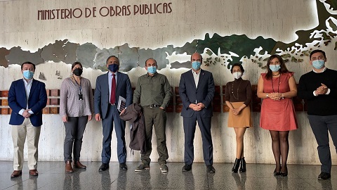 ALCALDE DE CHILE CHICO EXPONE PROYECTOS A SUBSECRETARIA DE DESARROLLO REGIONAL Y OBRAS PÚBLICAS