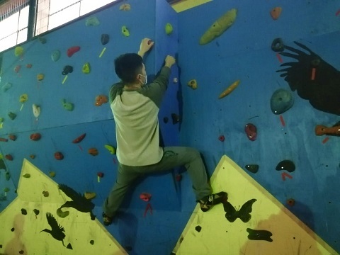 Jóvenes de Balmaceda participan en talleres de escalada financiados por INJUV Aysén