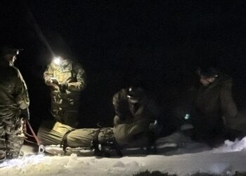 Rescatan a esquiador accidentado en Cordón Esmeralda