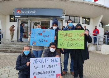Más de 1100 trabajadores de Banco Estado se encuentran en huelga legal tras circular que dejó amarrada ex Ministro de Hacienda Ignacio Briones