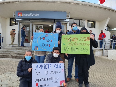 Más de 1100 trabajadores de Banco Estado se encuentran en huelga legal tras circular que dejó amarrada ex Ministro de Hacienda Ignacio Briones