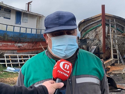 Sindicato de maestros de ribera de Puerto Aysén entrega respaldo a carpintero notificado de desalojo en Melinka
