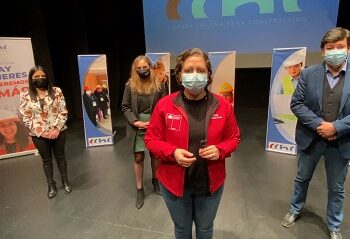 Llaman a informarse y postular a ofertas laborales disponibles en construcción para que más mujeres que sumen a este rubro en Aysén