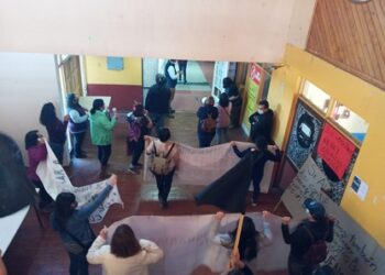 Luego de semanas de movilizaciones el Municipio de Coyhaique pagará bono a asistentes de la educación