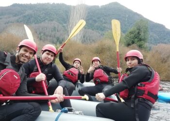 Estudiantes de Turismo del Liceo Bicentenario de Cerro Castillo realizaron actividades de terreno en Pucón, Región de la Araucanía