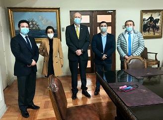 Ministro de Defensa ofreció canal de diálogo para ampliación del Hospital Regional de Coyhaique