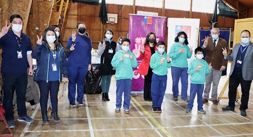 Comenzó vacunación escolar masiva contra el COVID-19