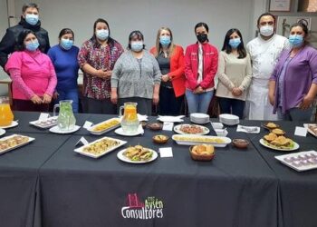 Integrantes de JJ.VV. Población Esteros de Aysén se capacitan en higiene y manipulación de alimentos