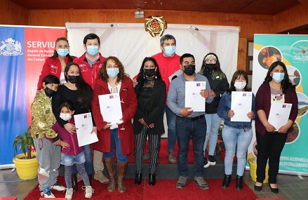 Familias del Comité “Villa Nueva” de Villa Cerro Castillo Recibieron las Escrituras de sus Viviendas
