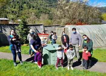 Municipio entregó compostera a jardín “Tía Nora” de Puyuhuapi