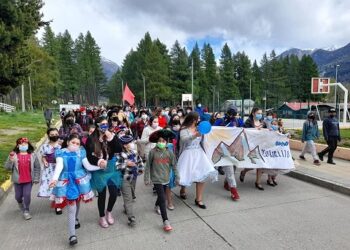 Con diversas actividades liceo de Mañihuales festejó 59 años al servicio de la educación
