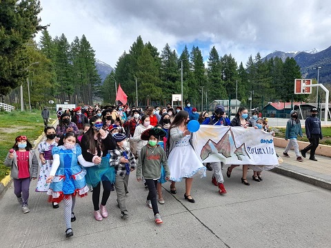 Con diversas actividades liceo de Mañihuales festejó 59 años al servicio de la educación