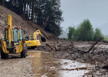 Este viernes podría quedar habilitada ruta siete sur tras remoción en sector Bahía Murta