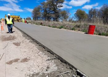 “HOY INICIAMOS LA PAVIMENTACIÓN DEL CAMINO VILLA ORTEGA-SECTOR MANO NEGRA”