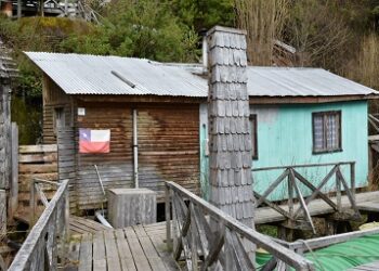 Vecinos y vecinas de Tortel participan en primer diálogo abierto con Gobernadora Regional