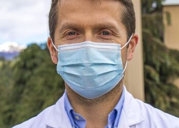 Aumento de pacientes COVID y la llegada del Virus Respiratorio Sincicial en niños duplica tiempos de atención