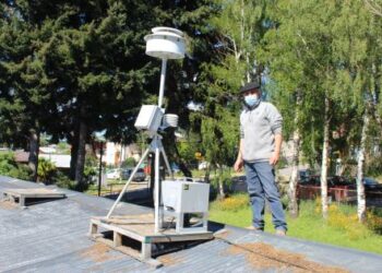 Laboratorio Eco Climático del CIEP y Escuela Nieves del Sur trabajan colaborativamente temas de contaminación atmosférica en Coyhaique