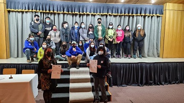 Estudiantes y profesores del Liceo Bicentenario Rural Cerro Castillo realiza pasantía académica a Puerto Natales