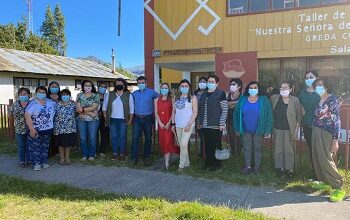 Autoridades dialogan con participantes de proyecto ganador del Fondo Equidad de Género 2021 de SernamEG
