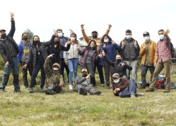 Estudiantes secundarios de Aysén exploran el microbosque como alternativa turística
