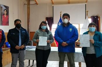 Municipio cumple anhelado proyecto de la comunidad y entrega terreno para renovar luminarias en Puyuhuapi