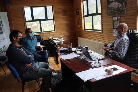 Equipo del proyecto de seguimiento del cambio climático en el Baker se reunió con alcaldes del sur de la región para coordinar trabajo colaborativo