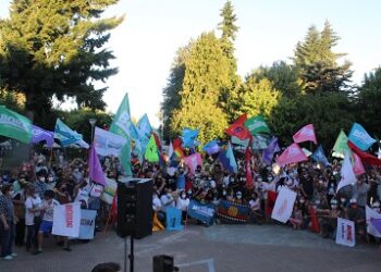 Caravana y acto en plaza pentagonal de Coyhaique fueron parte de las actividades en cierre de campaña de Gabriel Boric