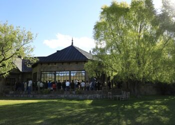 CONAF inaugura temporada de visitas con lodge en Parque Nacional Patagonia
