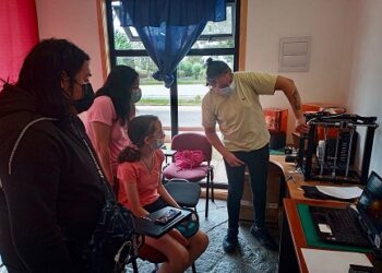 Jóvenes de Chile Chico desarrollan idea de innovación social a través de tecnología 3D apoyados por INJUV