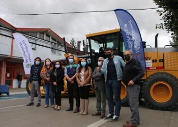 GORE hace entrega de maquinaria para el mantenimiento vial de la comuna de Coyhaique