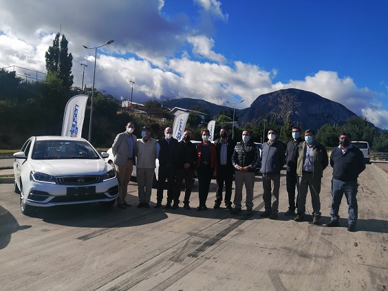 Inician nuevo pilotaje de electromovilidad con 6 taxis colectivos