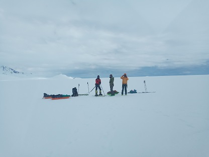 DGA DEL MOP INCREMENTA INSTALACIÓN DE INFRAESTRUCTURA E INSTRUMENTOS EN CAMPO DE HIELO NORTE Y SUR