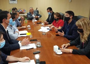 Piden al Gobierno poner urgencia a proyecto que regula mercado del gas