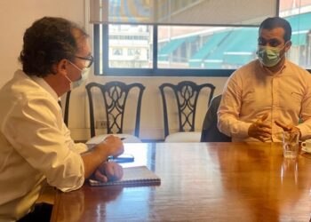 Alcalde Gatica y Diputado Calisto se reúnen con Ministro de Educación buscando solución para Escuela España