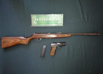Carabineros de Coyhaique detuvo a sujeto e incauta arma a fogueo modificada, un rifle y recupera vehículo sustraído