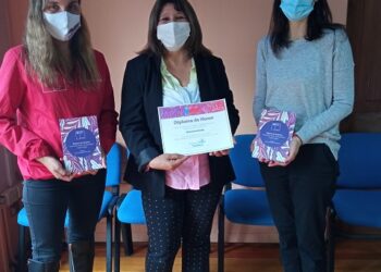 Autoridades regionales reconocen a testimonio destacado en libro “Relatos de Mujeres” de SernamEG