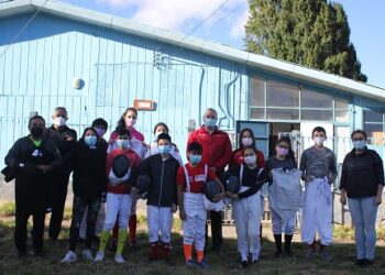Entregan nueva implementación deportiva a Club Esgrima 14